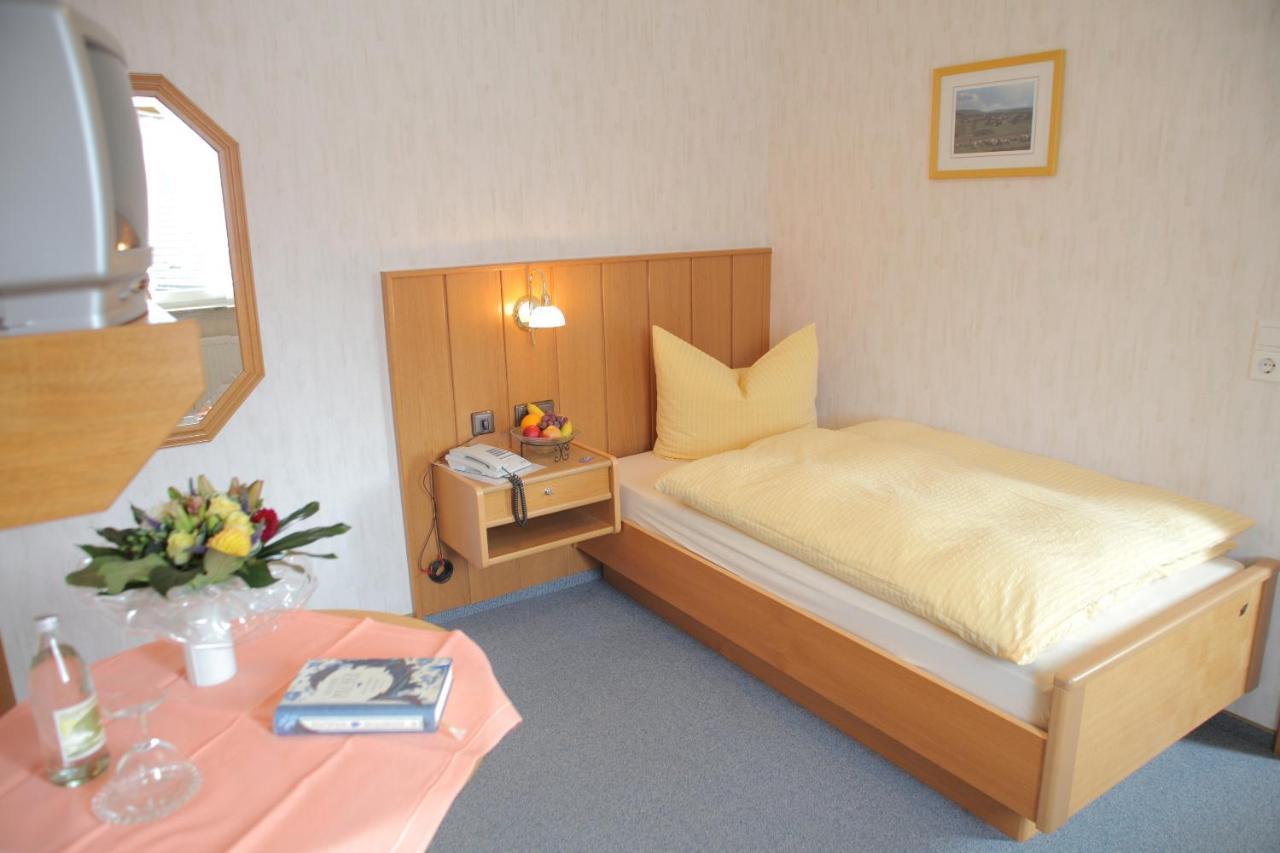 Landhotel Gasthof Zur Post Langewiese Ruang foto
