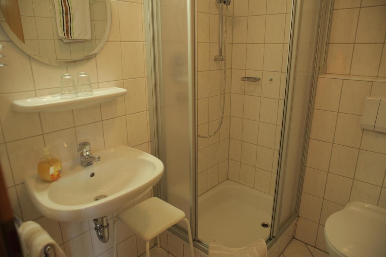 Landhotel Gasthof Zur Post Langewiese Ruang foto