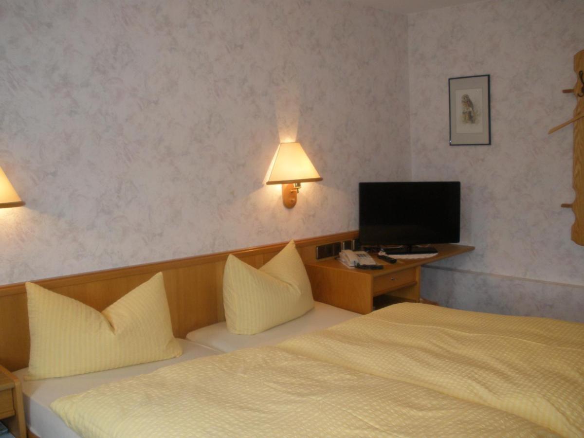 Landhotel Gasthof Zur Post Langewiese Ruang foto