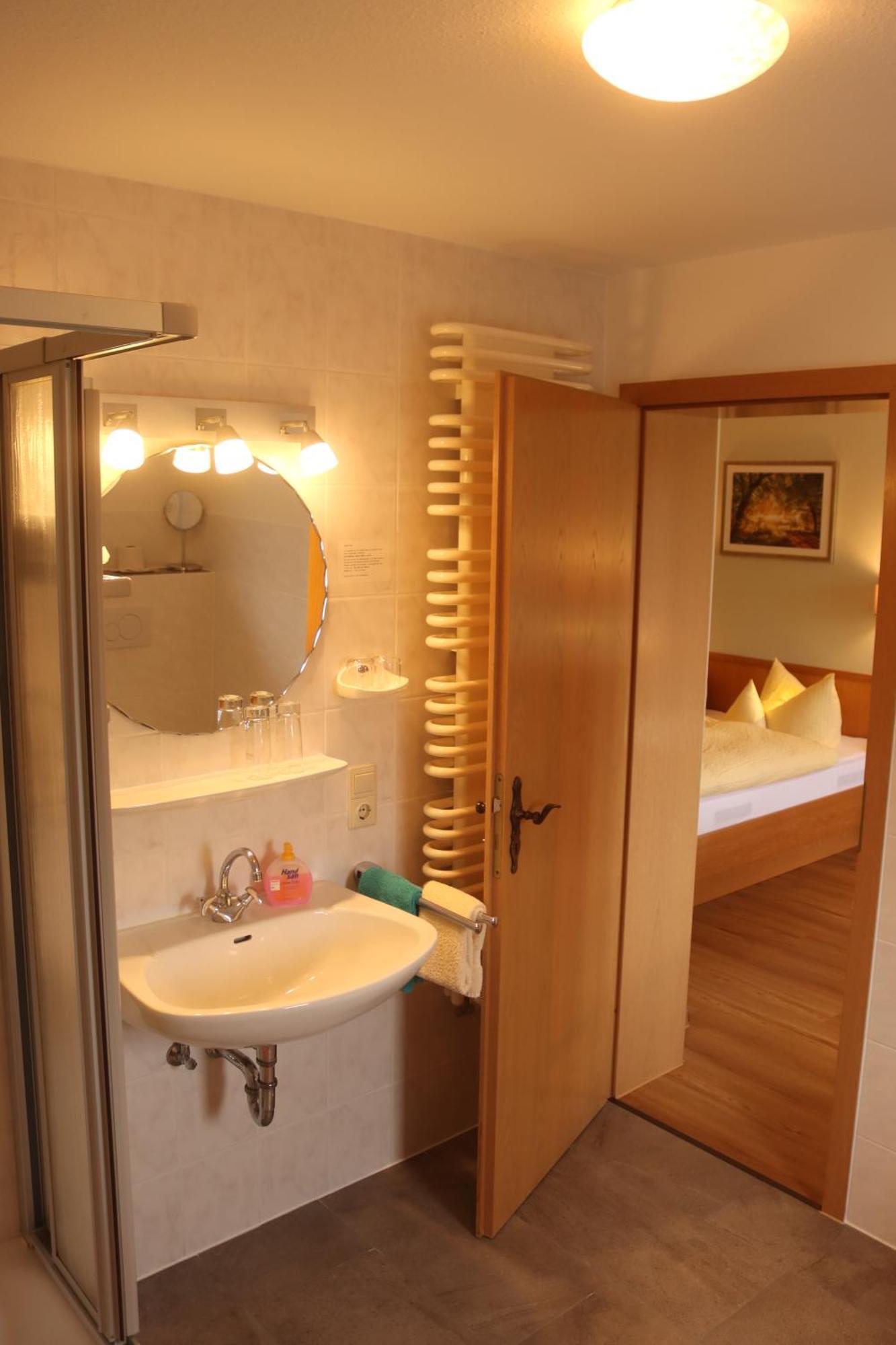 Landhotel Gasthof Zur Post Langewiese Bagian luar foto