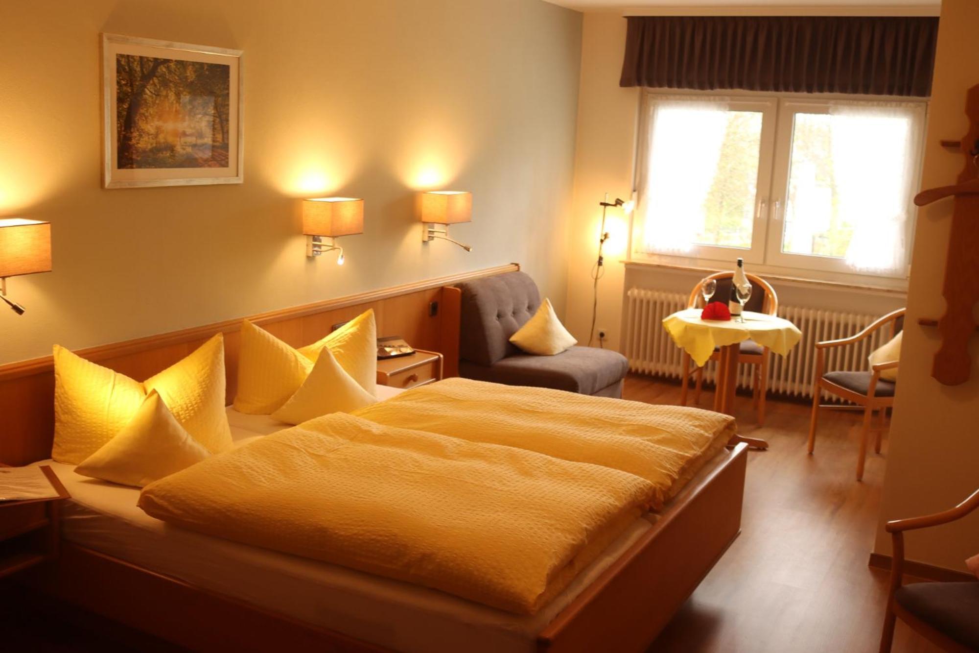 Landhotel Gasthof Zur Post Langewiese Bagian luar foto