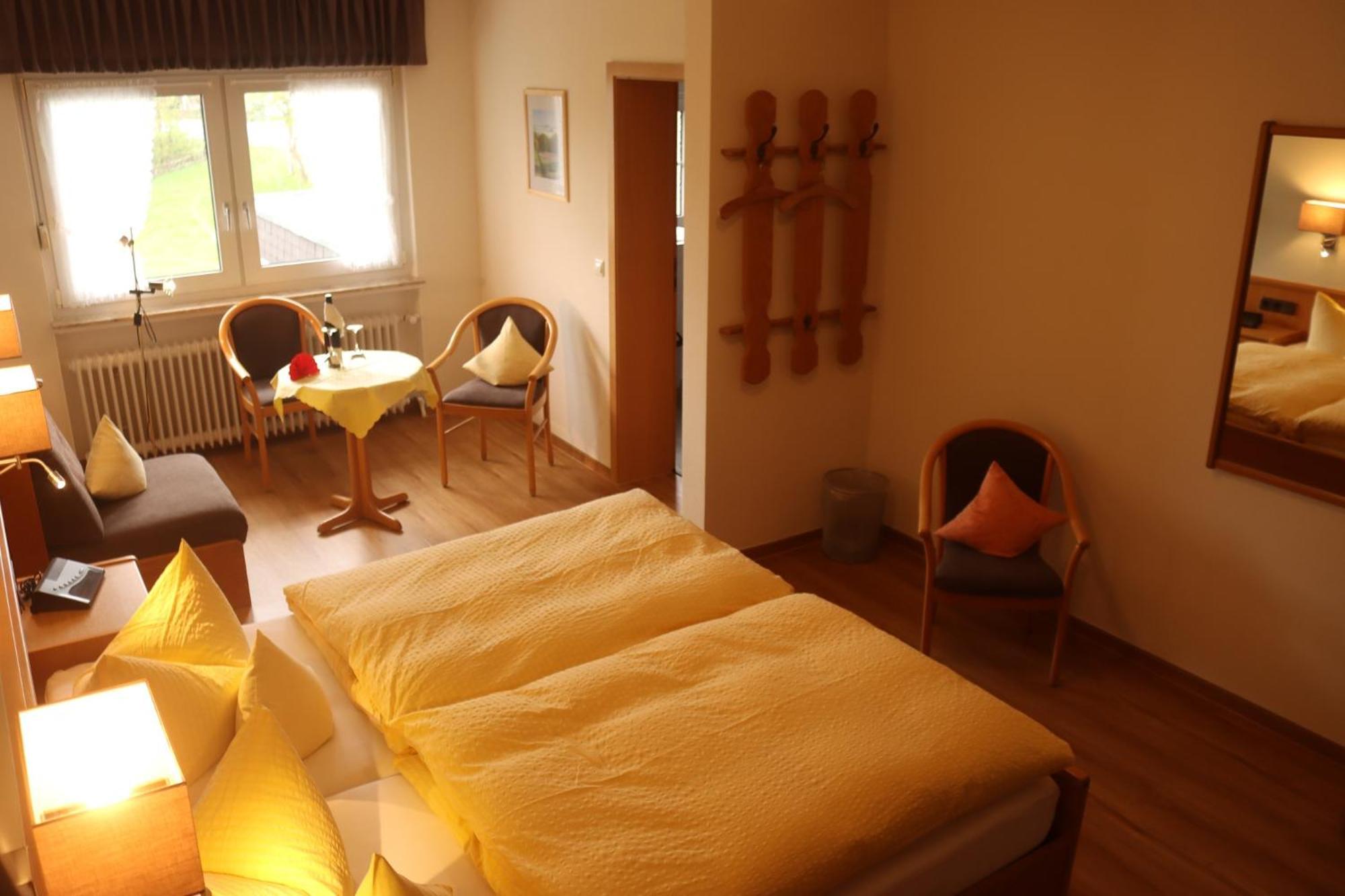 Landhotel Gasthof Zur Post Langewiese Bagian luar foto